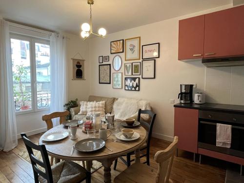 Photo de la galerie de l'établissement Lovely haussmannian flat in Montparnasse, à Paris