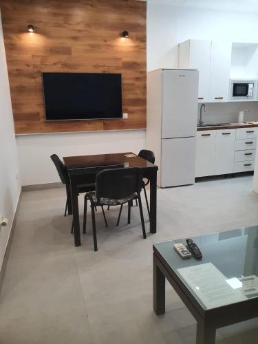 FIRST FLOOR - STUDIO 109 c