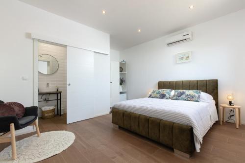 Villa Orhid near Split, heated pool