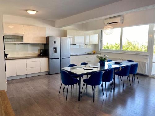 Villa Noura in Makarska, private pool,gym