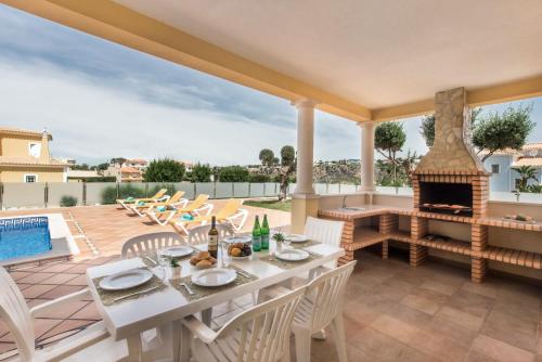 Villa Das Oliveiras amazing location walk to Marina restaurants beach