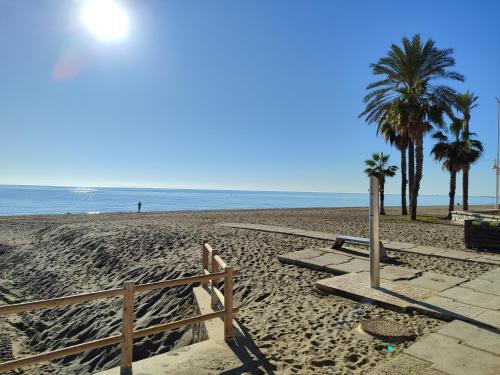 Sunny apartment next to the Beach ZE1