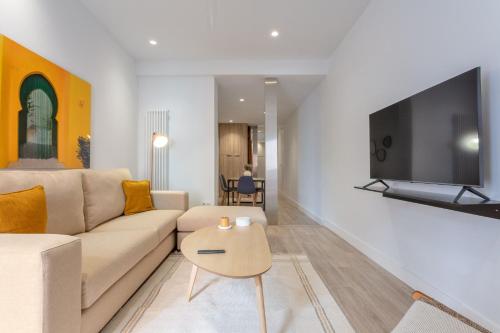 Charming 2-Bed Apartment in Conde Duque Madrid