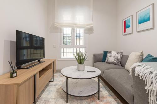 Charming 1-Bed Apartment in Chamberí Madrid