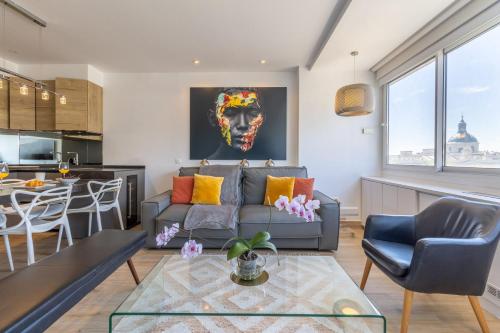 Charming 1-Bed Apartment with Bright Interiors