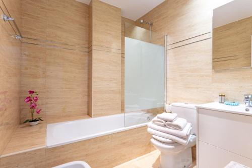 Cozy 2BR Apartment Steps from Plaza Mayor