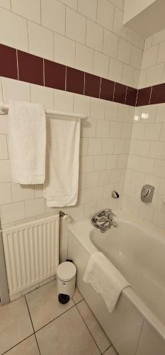 Un baño de Hotel Lyon Sud, Pierre Benite, St Genis Laval