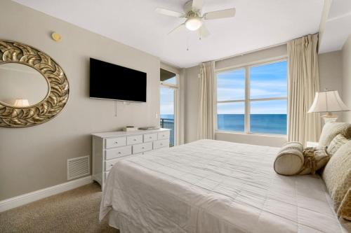 Aqua Resort Unit 407 photo 3