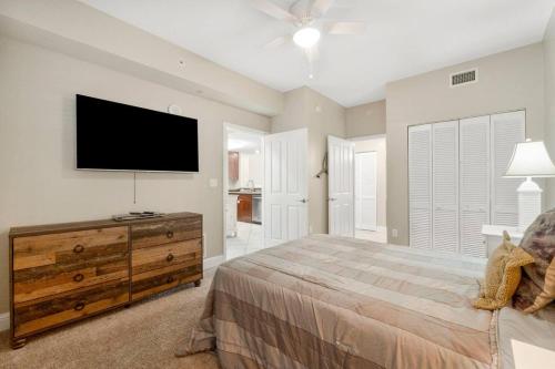 Aqua Resort Unit 407 photo 23