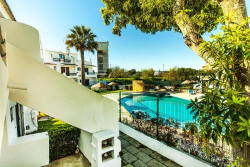 Galeriebild der Unterkunft B20 - Sun and Pool Apartment in Lagos