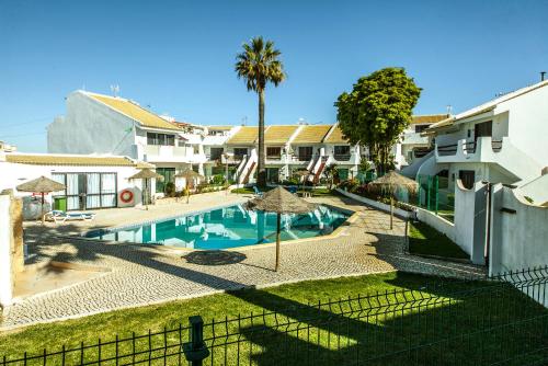 Galeriebild der Unterkunft B20 - Sun and Pool Apartment in Lagos