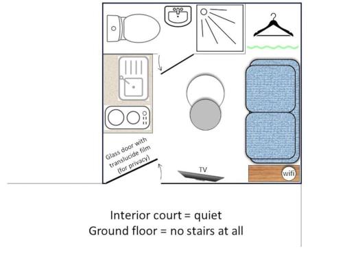 een diagram van een kamer met een plattegrond bij Tiny Suite 12 D Paris’s heart! in Parijs