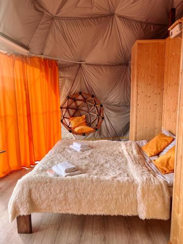 Postel nebo postele na pokoji v ubytování Glamping Park