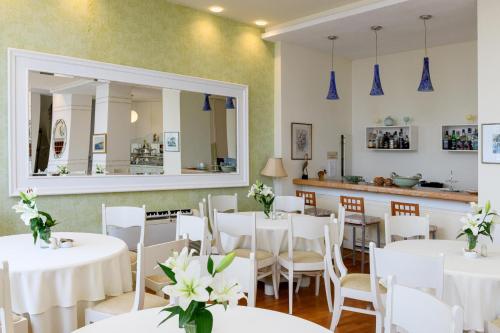 Gallery image of Hotel Timoleon in Limenas