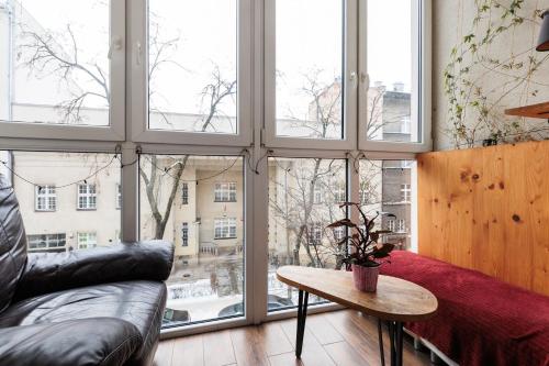 Luminous Loft - Modern Old Town Apartment - by Upstairs