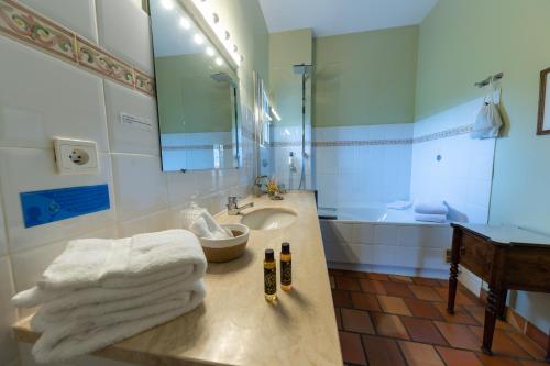 Koupelna v ubytování Hotel Le Mas Trilles