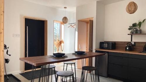 Kjøkken eller kjøkkenkrok på Nature Eco Suite in Wakefield Quebec
