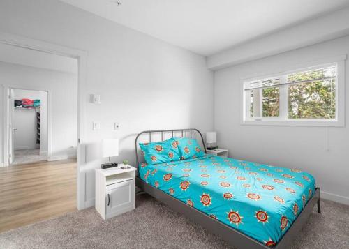 Two Bedrooms, two baths, lake view condo – Photos 2