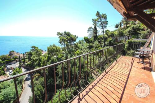 Un balcón o terraza en Le Pic du Trayas Saint-Raphaël