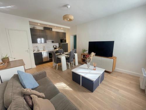 Appartement, Centre ville, métro Louise Michel L3, 5 min Paris