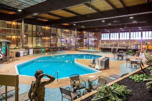 Πισίνα στο ή κοντά στο Park Inn By Radisson Sharon
