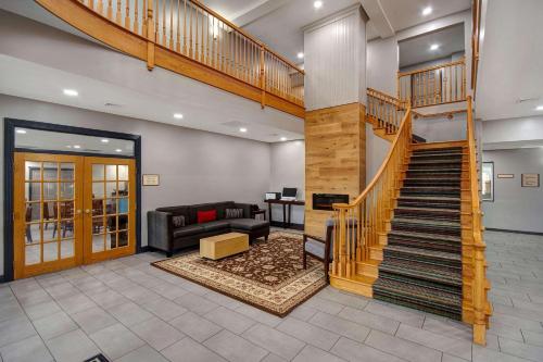 Country Inn & Suites by Radisson, Cincinnati Airport, KY Image
