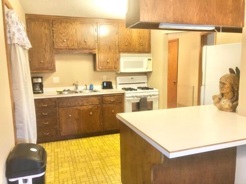 Gallery image of Second Floor Furnished Apartment Near Lakes and Airport! in Minneapolis