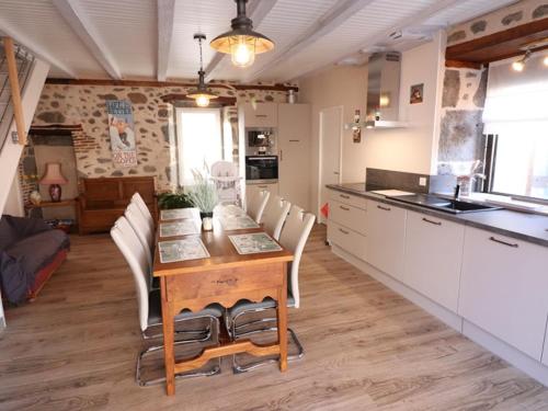 Gîte Jussac, 4 pièces, 5 personnes - FR-1-742-405