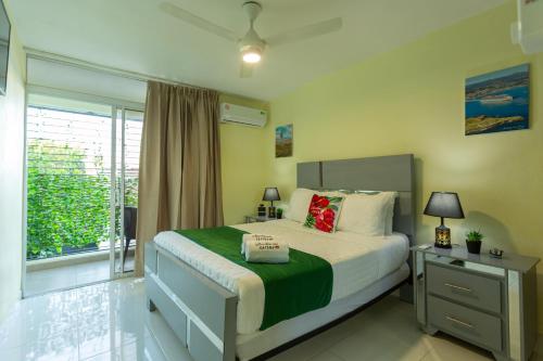 Air-conditioning , BBQ, Downtown city, just 3 minutes from the cable car and the beach