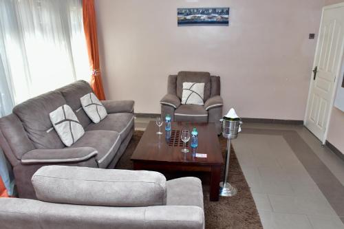 Ruang duduk di Hotel Waterbuck
