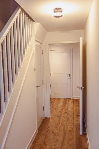 Beautifully Fab 3 bedroom 4 beds New home 8 guests Stretford Trafford photo 26