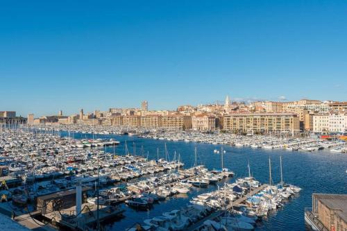 Captain's Cabin Spectacular View on Old Port *Aircon