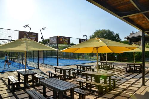 Kolam renang di atau dekat dengan Seasons Golf, Leisure, Spa