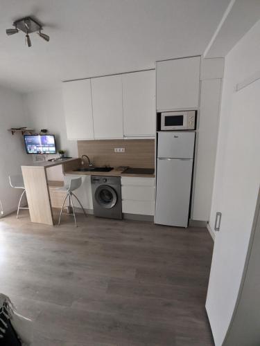 100 MT playa de Los locos-estudio-