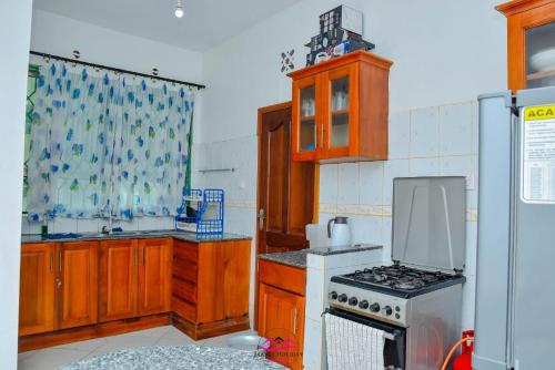 Η κουζίνα ή μικρή κουζίνα στο Jaanst Holiday Homes-Sunset