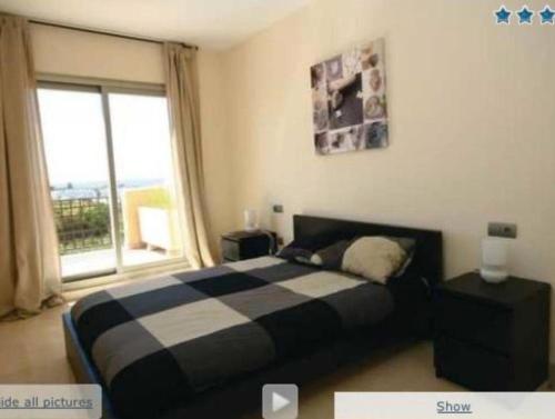 2 Bed Flat-Sleeps4-Pets-Pool-Parking-GolfClub