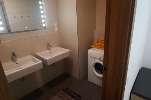 Ένα μπάνιο στο Sky-park Flat&Parking