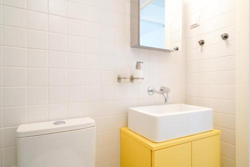 Upstairs Apartment in Mint house - Beach nearby, Balcony and Electric standing desk for remote work
