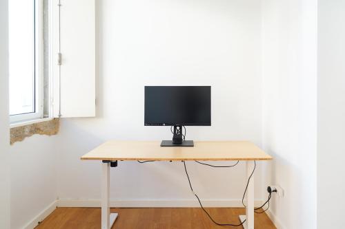 Upstairs Apartment in Mint house - Beach nearby, Balcony and Electric standing desk for remote work