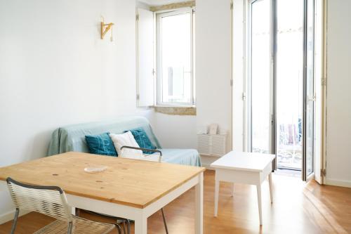 Upstairs Apartment in Mint house - Beach nearby, Balcony and Electric standing desk for remote work