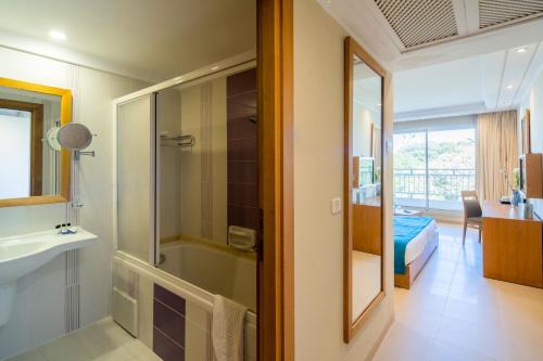 Koupelna v ubytování Hotel Bel Azur Thalasso & Bungalows