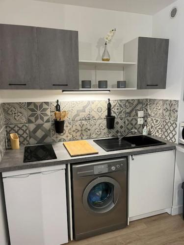 Photo de la galerie de l'établissement Appartement rénové, 3mns à pied de la gare, à Alès