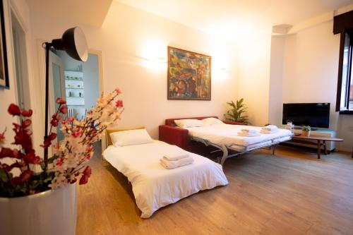 tHE Lantern Flat - Ticinese Navigli