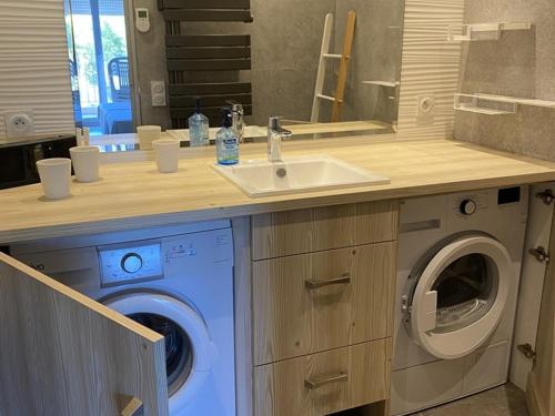Appartement climatisé avec terrasses et vue port, proche plages à Hyères