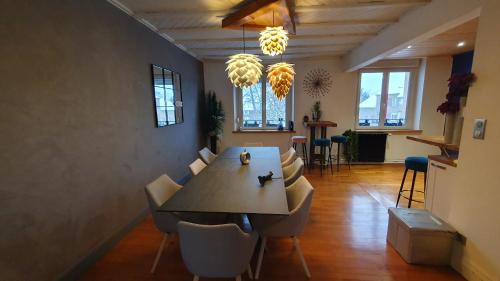 Photo de la galerie de l'établissement LA MAISON SWAN plein centre ville Gérardmer, à Gérardmer