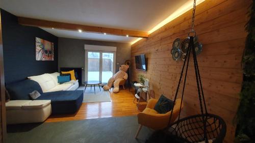 Photo de la galerie de l'établissement LA MAISON SWAN plein centre ville Gérardmer, à Gérardmer