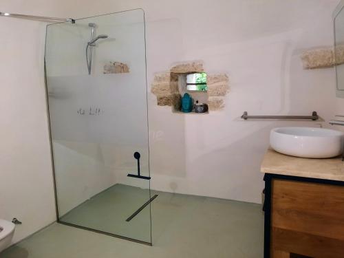 Et badeværelse på Casa Trullo Bianco: Casa Limone