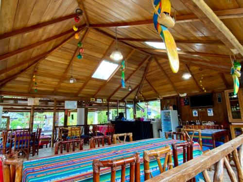 Restaurace v ubytování Hostería Arasari