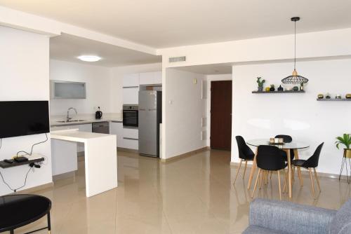 Stylish 3BR Golf Residence Eilat
