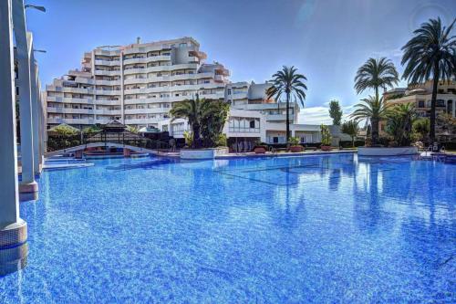 Benalbeach Apartment with Side Sea Views
